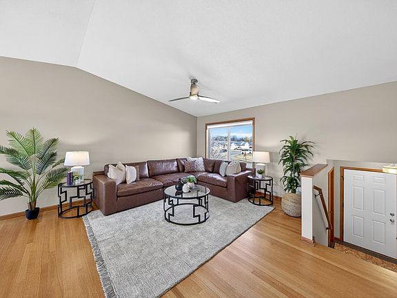 4th image of 5315 Castleview Dr NW