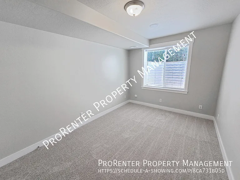 1308 E Maple Way — Photo 29