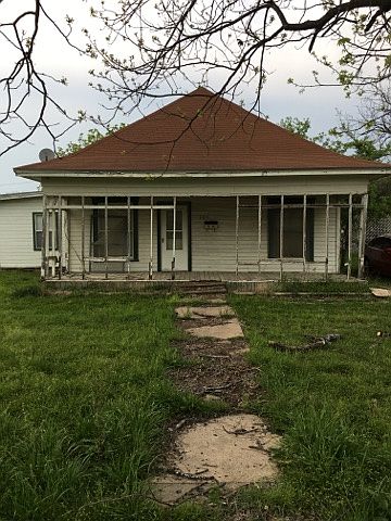 1st image of 609 E Navarro Ave