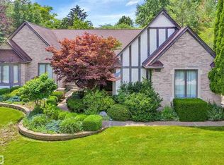 68325 Glengarry Ct, Washington, MI 48095