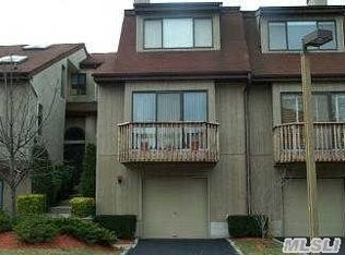 11 Clubside Dr, Woodmere, NY 11598