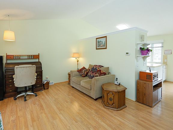 223 E Van Bruggen Dr-104