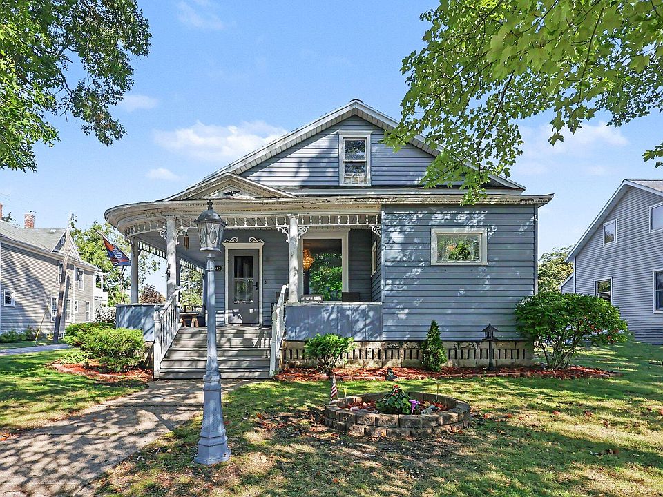 1st image of 2082 Torrent St