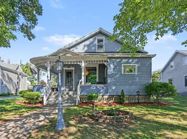 2082 Torrent St, Muskegon, MI 49441