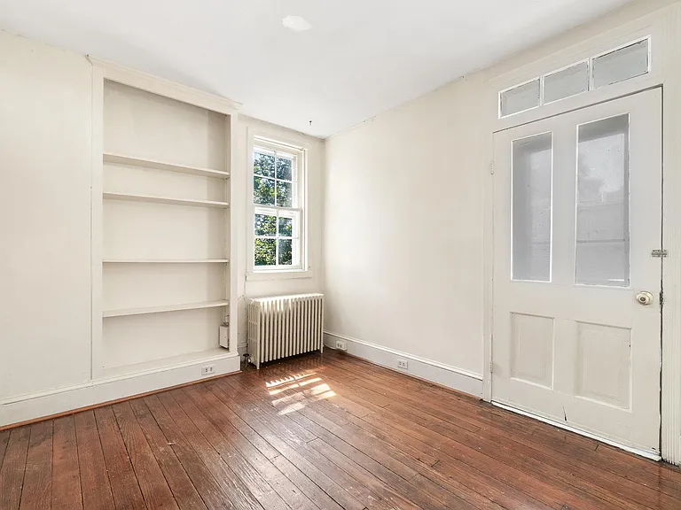 206A E 3rd St — Photo 5