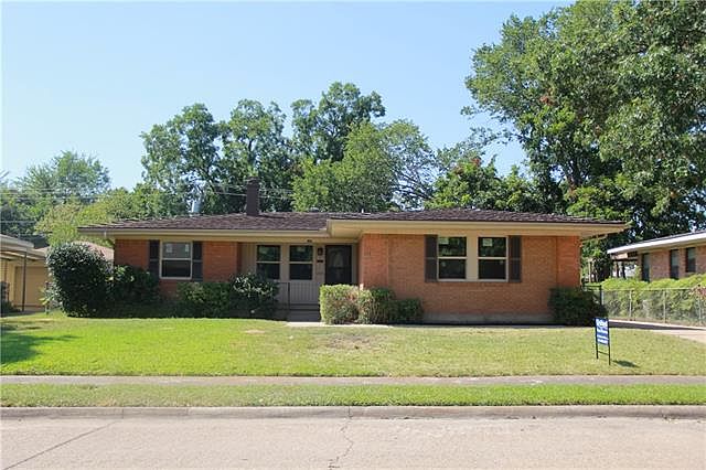 1st image of 2206 Mockingbird Ln