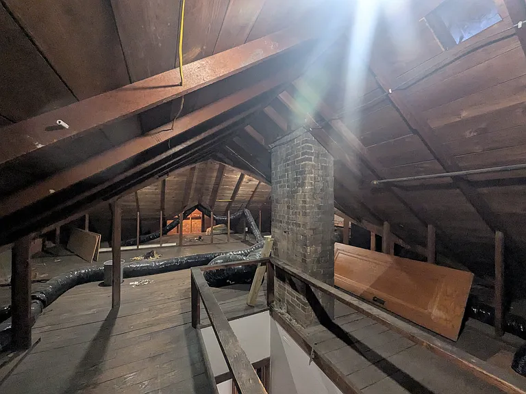 1713 W Church St — Photo 12
