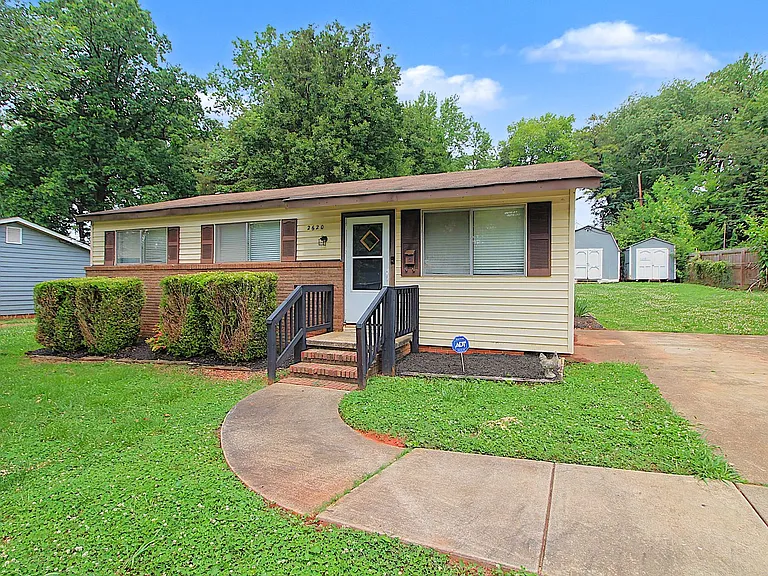 2620 Thornton Rd — Photo 1