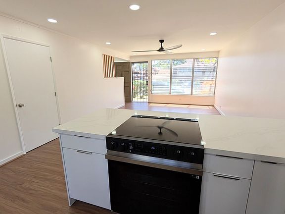 4th image of 1416 Hunakai St #114