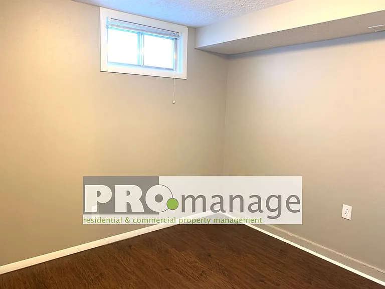 900 Spratt Ave — Photo 14