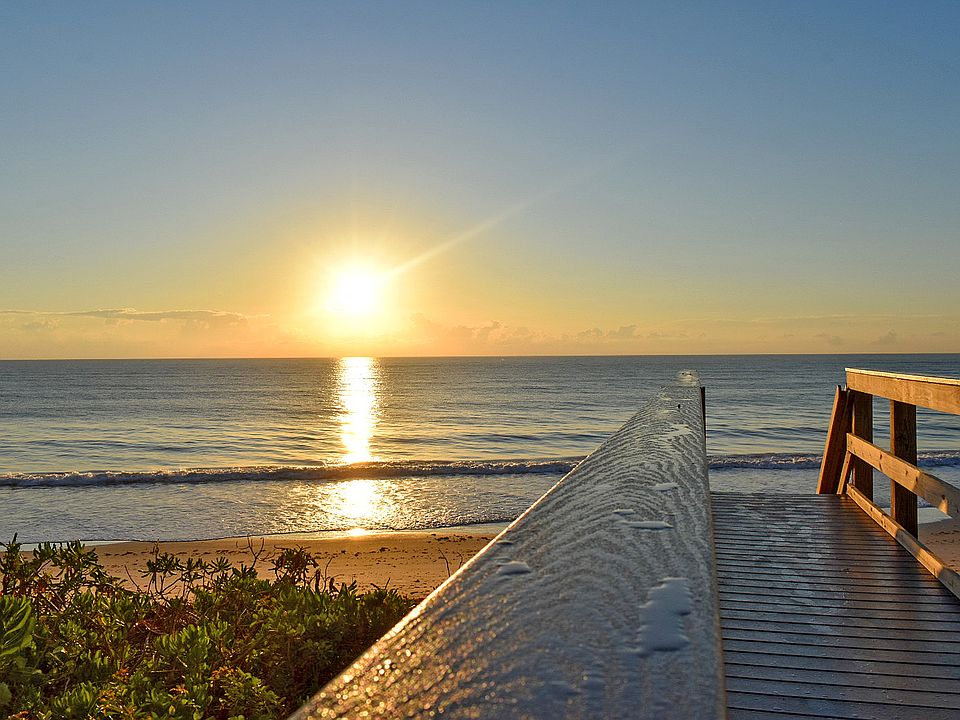 Boardwalk to Beach The Strand
