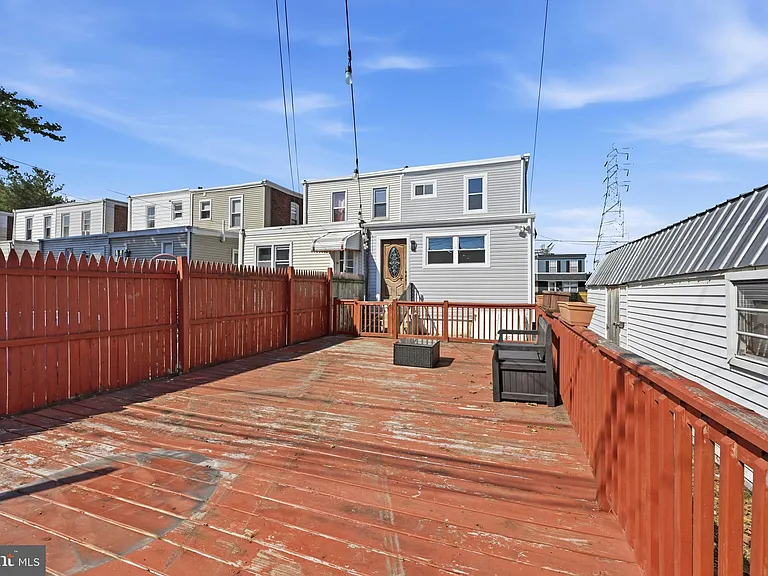 1015 McClenahan Ter — Photo 24