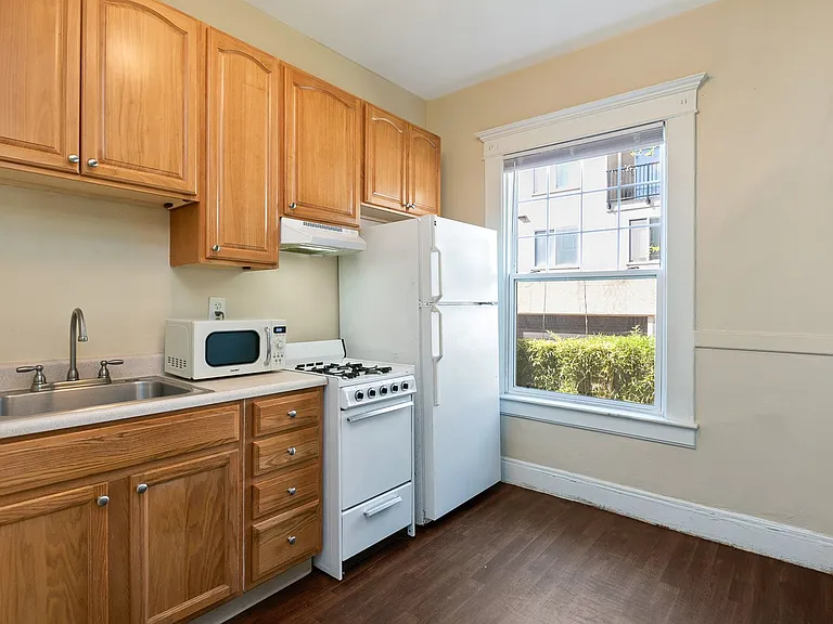 Abbey Park Apartments — Photo 39