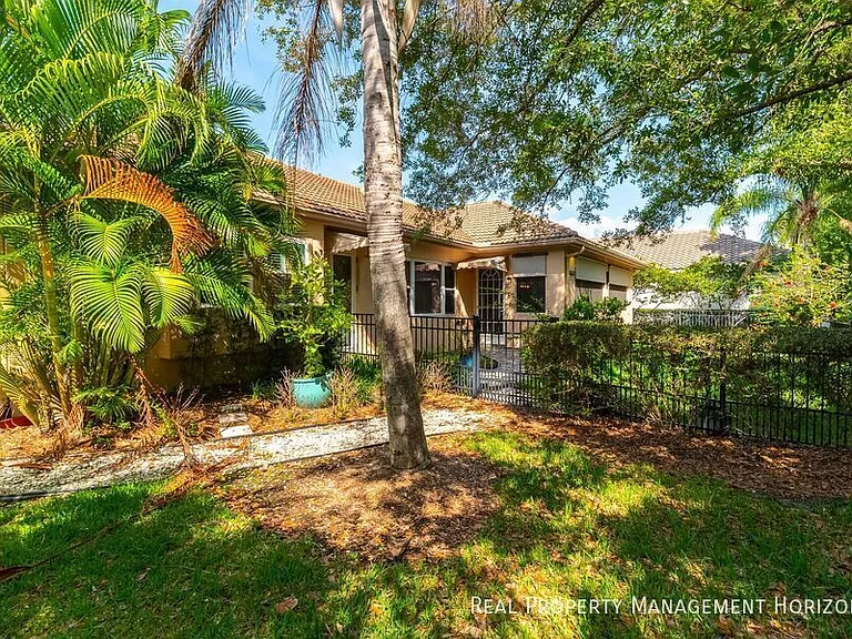 6914 Stanhope Pl — Photo 35