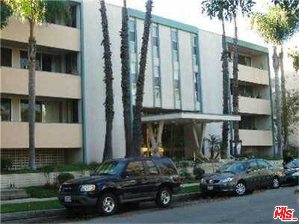 2nd image of 4915 Tyrone Ave APT 208