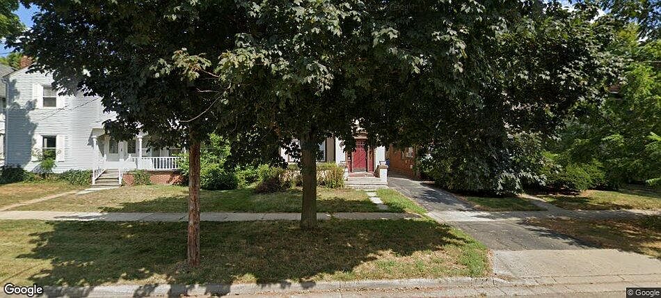 1st image of 916 N Capitol Ave