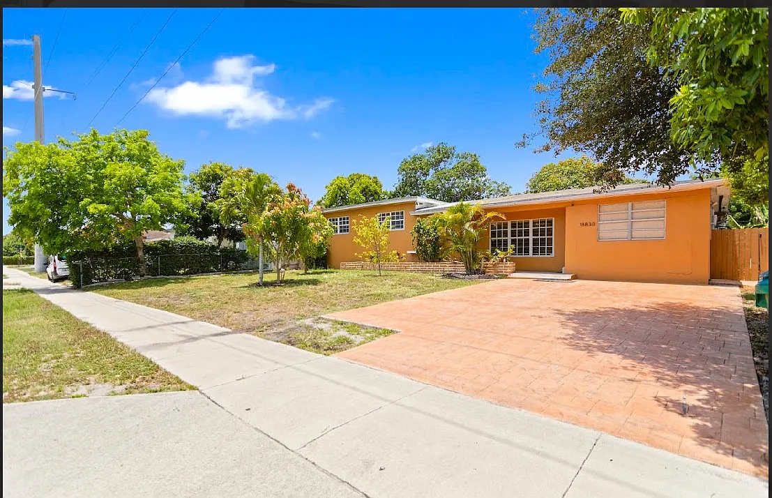 Studio, 625 sqft, $1,300 — Photo 1