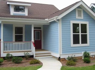 90 S Inglenook Ln, Flat Rock, NC 28731