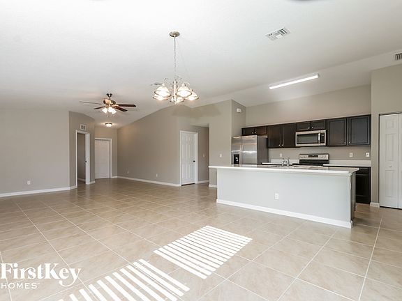 5th image of 2525 SW Savage Blvd