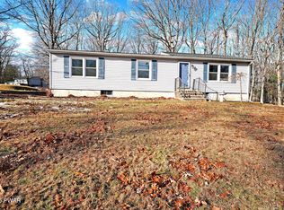 220 Sunrise Dr, Milford, PA 18337
