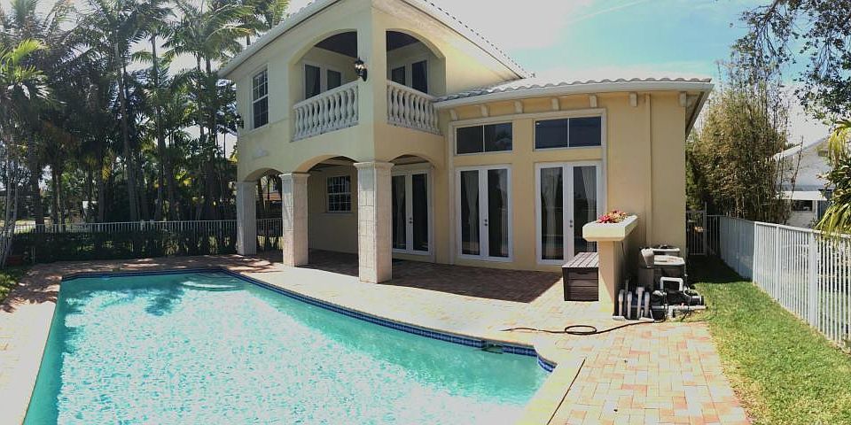 1st image of 226 N Lakeside Dr #226