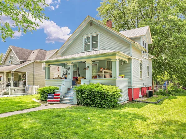 138 N Elm St, Paxton, IL 60957