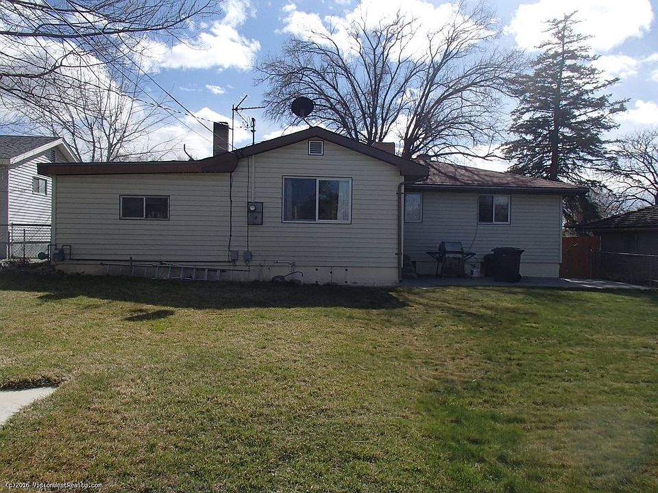 2nd image of 1445 Harmony Rd