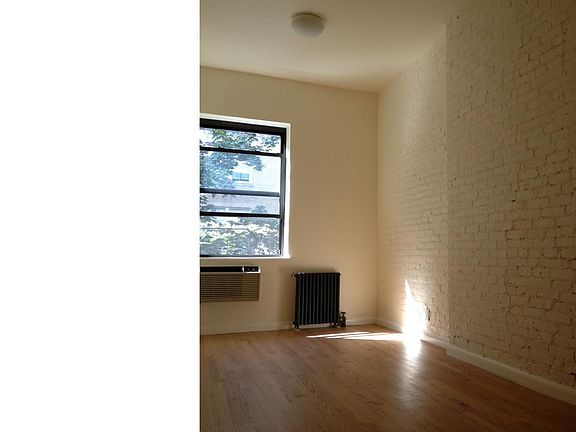 4th image of 140 W 87th St APT D