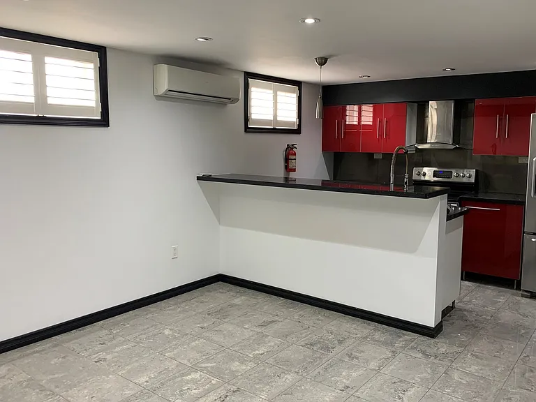 243 Huron St #4 — Photo 5