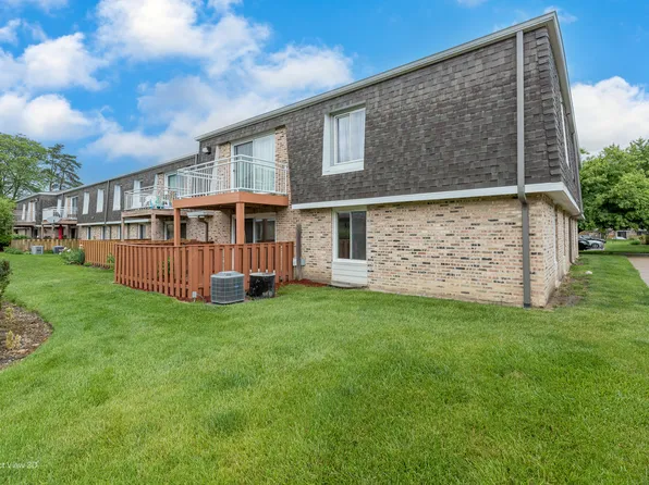 4511 Kings Walk Dr APT 1B, Rolling Meadows, IL 60008