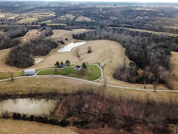 4th image of 705 Isham Ln