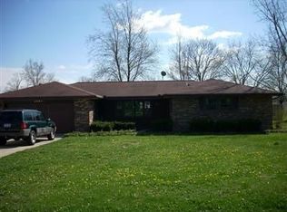 5318 Royal Acres Dr, Lewisburg, OH 45338