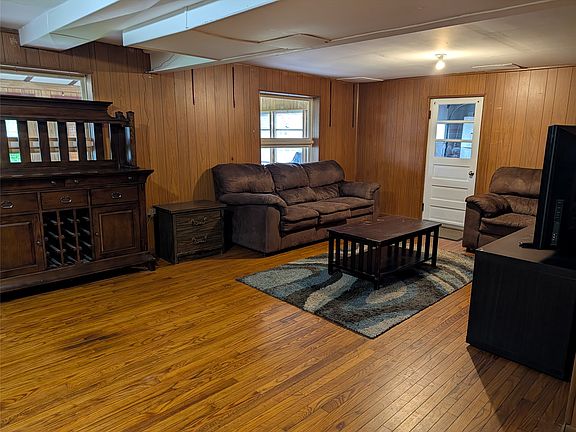 4th image of 2704 Smith Dr