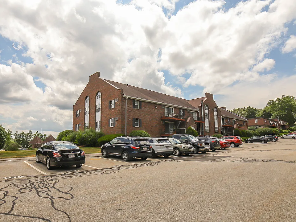10 Williamsburg Ct #21