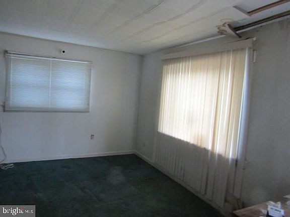 5th image of 2711 Lakehurst Ave