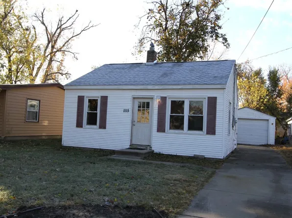 1115 33rd St NE, Cedar Rapids, IA 52402