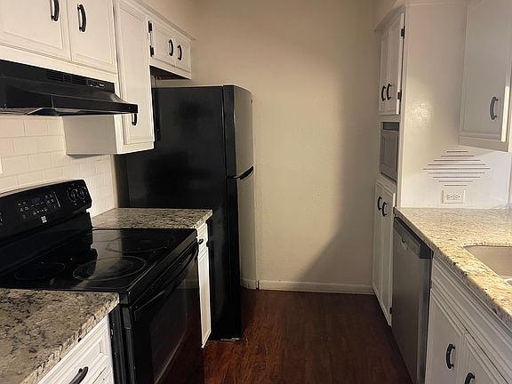 4th image of 131 Rosewood Dr APT 6