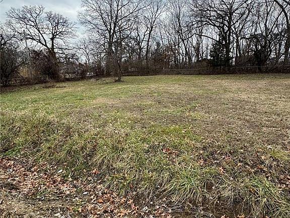 5th image of 9106 Indiana Ave
