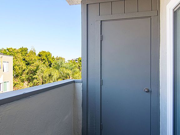 4th image of 4019 Oakcrest Dr #381e0a601