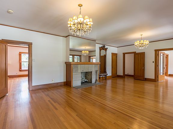 4th image of 1516 Culebra Ave
