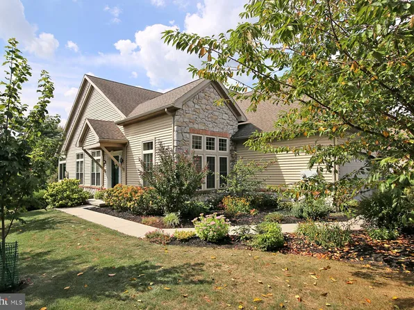 805 Briar Edge Ct #L-0012, Lebanon, PA 17046