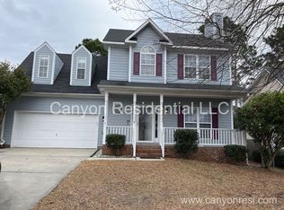 825 Connaly Dr, Hope Mills, NC 28348