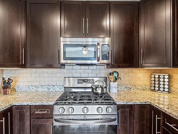 4th image of 1959 N Jamestown Dr #31