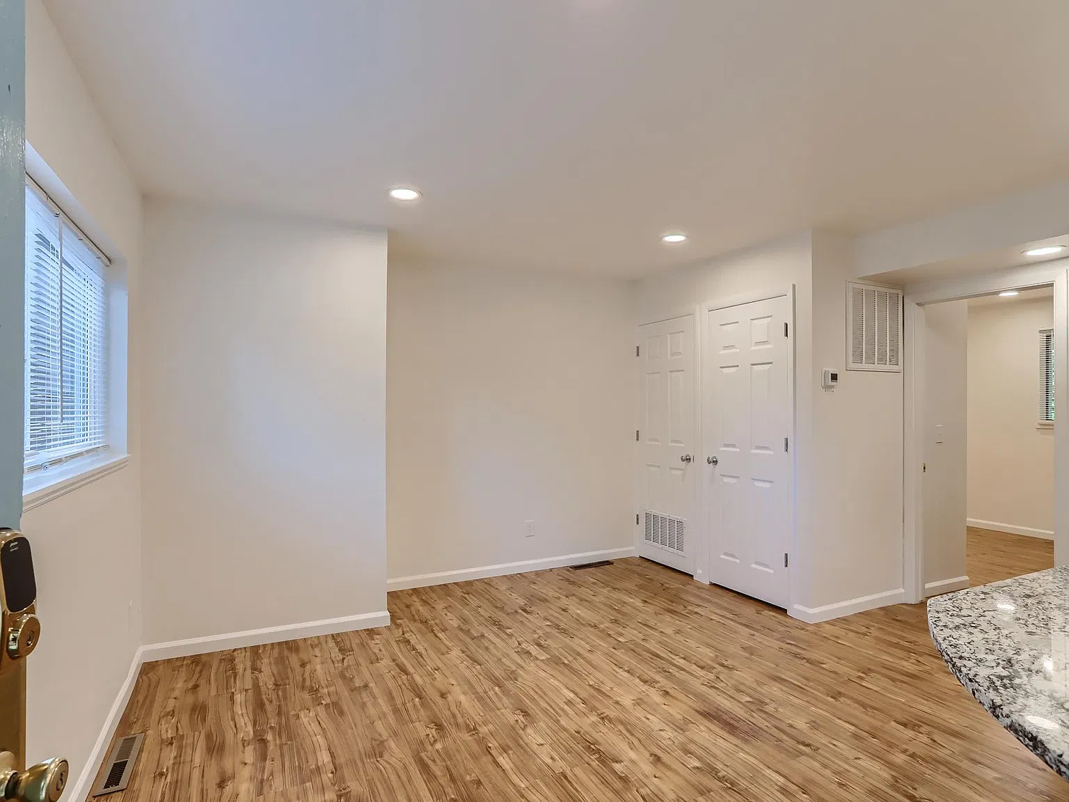 1811 Grove St — Photo 4