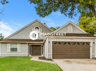 8054 Loch Lomond Ln, Jacksonville, FL 32244