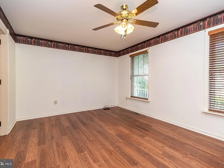 100 Live Oak Dr — Photo 44