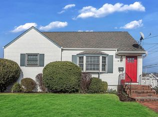 141 Albermarle Ave, West Babylon, NY 11704