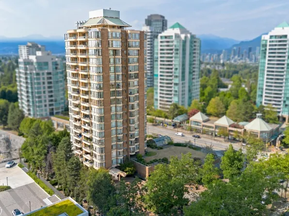 5967 Wilson Ave #700, Burnaby, BC V5H 4N9