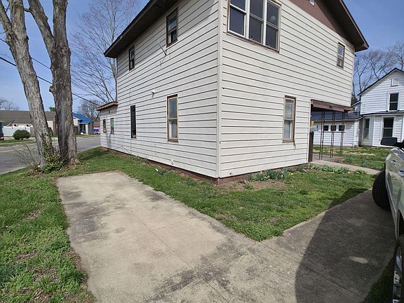 2nd image of 304 W 5th St