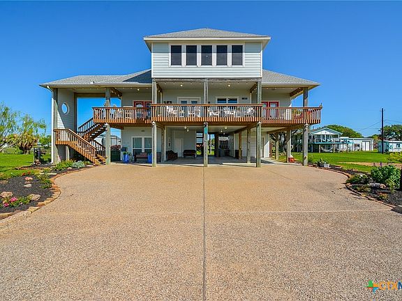 3rd image of 1465 W Bayshore Dr